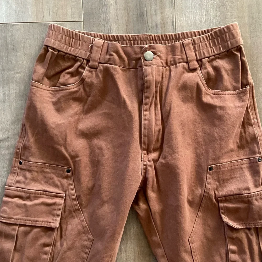 AMERICAN STITCH Stretch Cotton Twill Cargo Pants in Brown